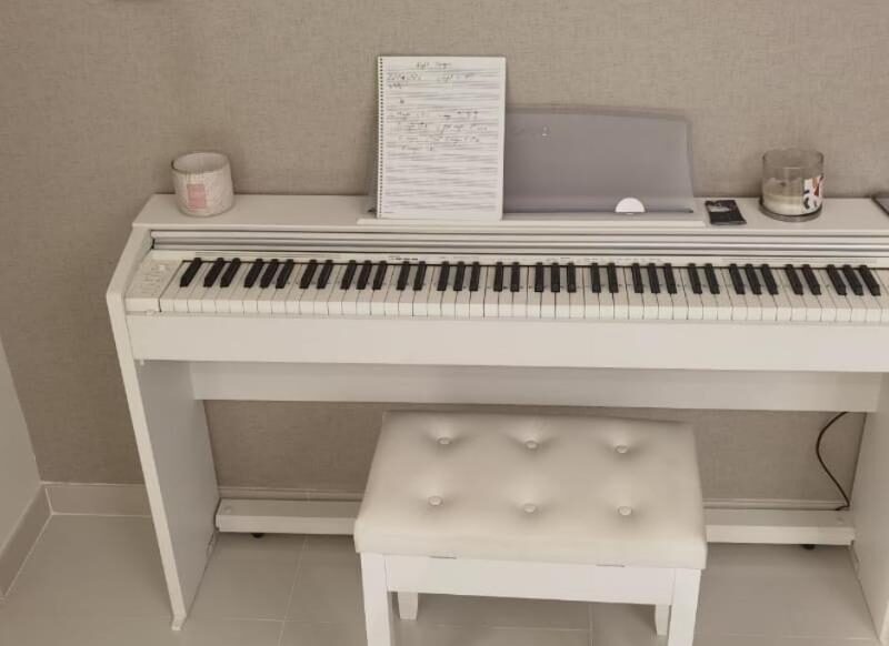 luxurious studio fully furnished with piano ,brand new building five stars hotel